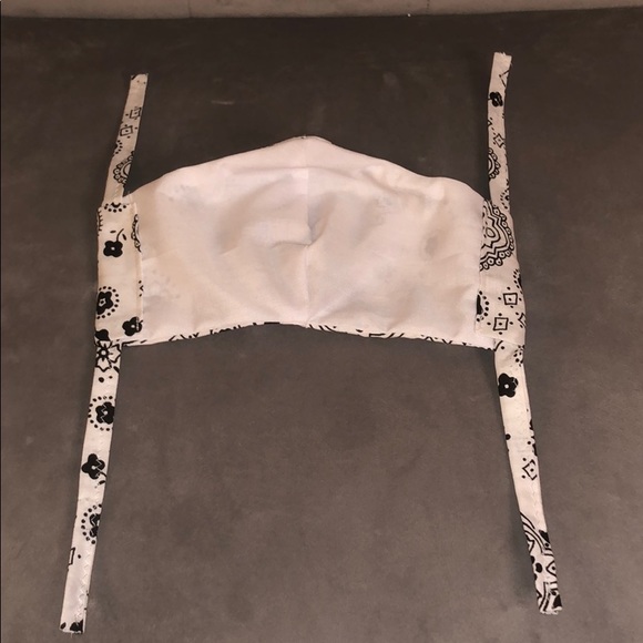 White face mask bandanna😷 - Picture 4 of 5